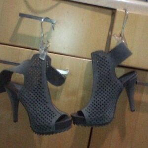 These are pedro garcia espana Gray sude size 38 1/2 = us.. 8 1/2 brand new...